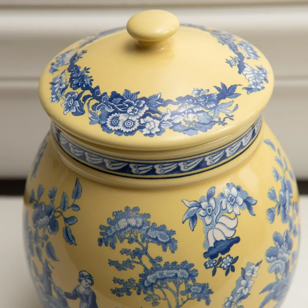 Spode this yellow